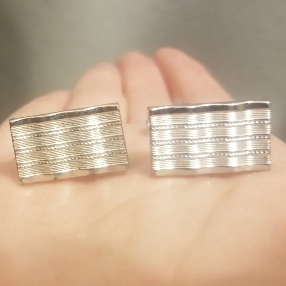 Sophisticated yet blingy vtg silvertone Shields mens cuff links